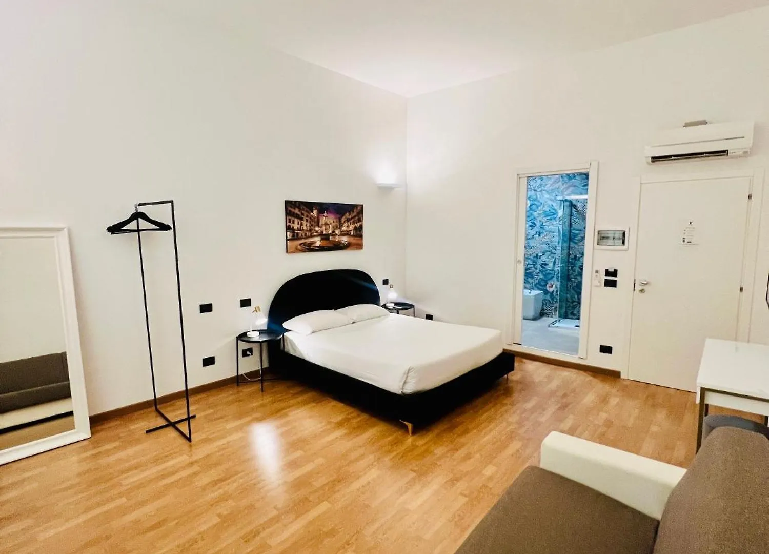 Room Verona Ai Conti 2*,