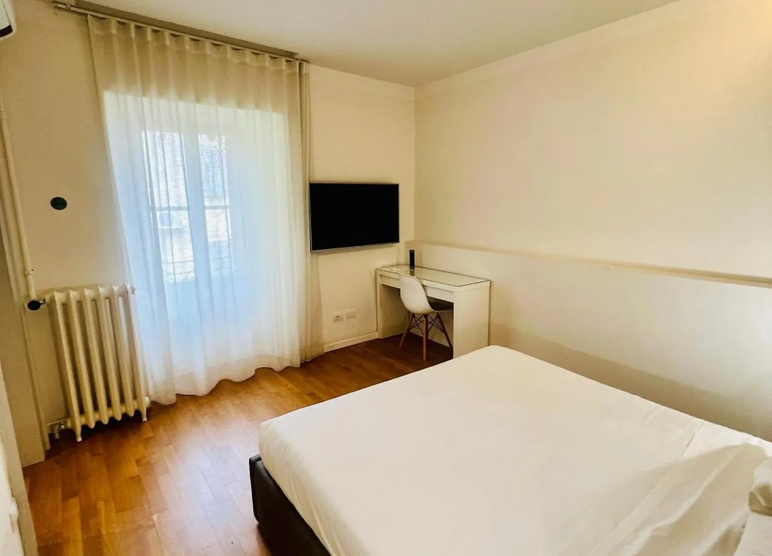 Room Verona Ai Conti 2*,